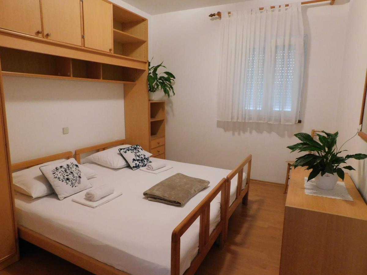 Apartmani Salus Паг Экстерьер фото