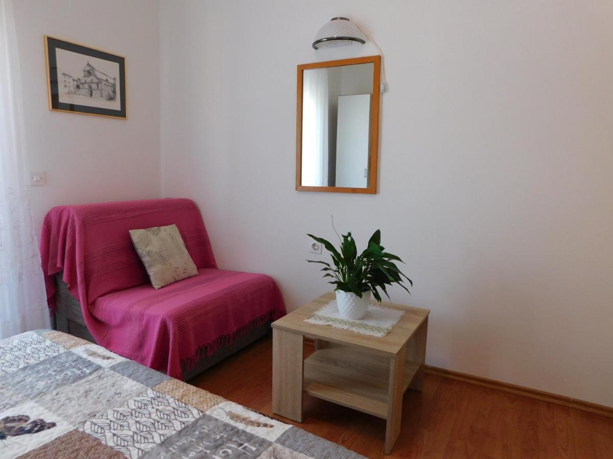 Apartmani Salus Паг Экстерьер фото