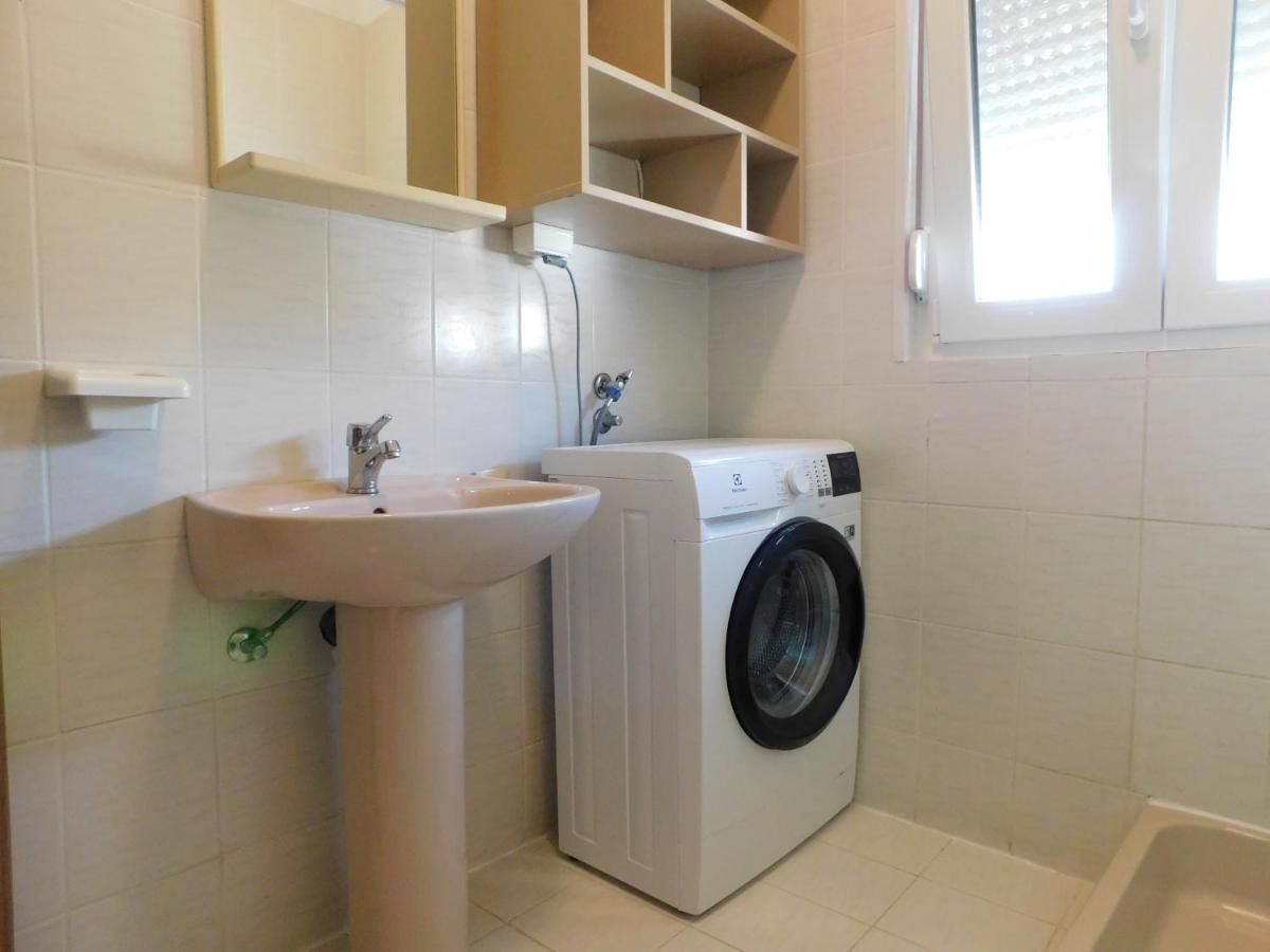 Apartmani Salus Паг Экстерьер фото