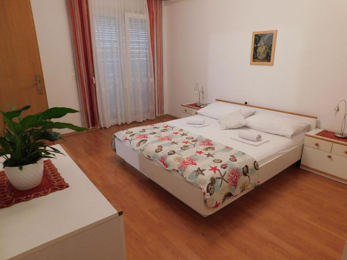 Apartmani Salus Паг Экстерьер фото