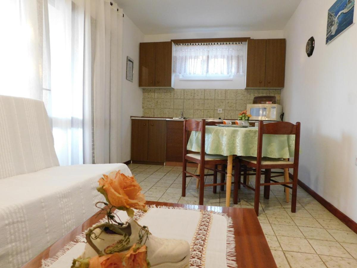 Apartmani Salus Паг Экстерьер фото